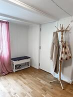 City Centre Treehouse With Backyard