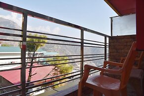 goSTOPS Mcleodganj Temple Road