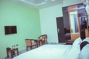 Mojo  Hotel