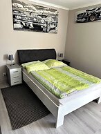 Large Accommodation for up to 18 People Near Halle & Leipzig With Pool
