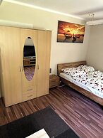 Large Accommodation for up to 18 People Near Halle & Leipzig With Pool