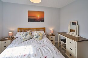 Host Stay Coombe Cottage