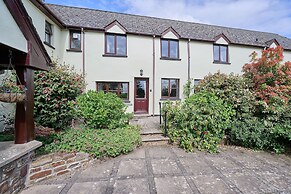 Host Stay Coombe Cottage