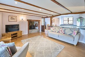 Host Stay Coombe Cottage