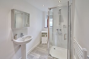 Host Stay Coombe Cottage