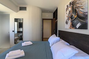 Envy SeaSide Suites