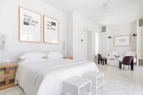 TWWO Antiparos