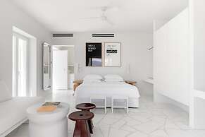 TWWO Antiparos