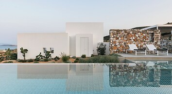TWWO Antiparos