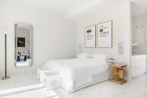 TWWO Antiparos