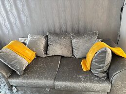 130m2 New House 2024 - 3 Bedrooms - Free Fast Wifi - Free off Street P