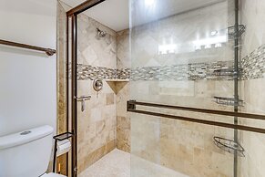 Golf Views & Pool Access: Central Scottsdale Condo