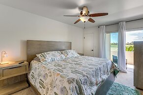 Golf Views & Pool Access: Central Scottsdale Condo