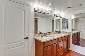 Golf Views & Pool Access: Central Scottsdale Condo