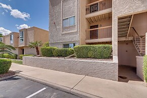 Golf Views & Pool Access: Central Scottsdale Condo