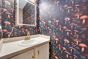 2 Mi to Dtwn: Family-friendly Atlanta Retreat!