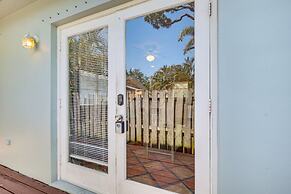 < 1 Mi to Las Olas Boulevard: Cozy Retreat w/ Yard