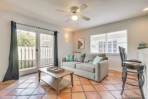 < 1 Mi to Las Olas Boulevard: Cozy Retreat w/ Yard