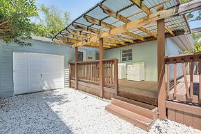 < 1 Mi to Las Olas Boulevard: Cozy Retreat w/ Yard