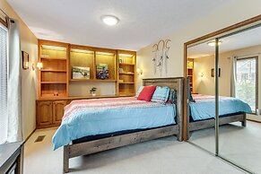 Holiday Island Family Home on 13th Green!