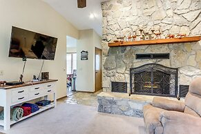 Holiday Island Family Home on 13th Green!
