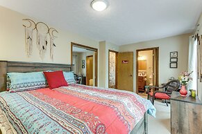 Holiday Island Family Home on 13th Green!