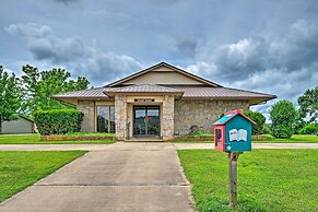 Holiday Island Family Home on 13th Green!