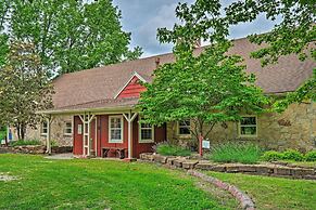 Holiday Island Family Home on 13th Green!