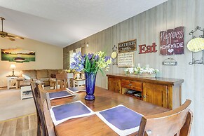 Holiday Island Family Home on 13th Green!