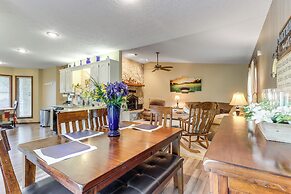 Holiday Island Family Home on 13th Green!
