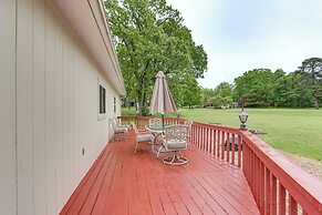 Holiday Island Family Home on 13th Green!