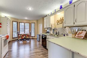 Holiday Island Family Home on 13th Green!