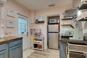 6 Mi to Siesta Beach: Outdoor Oasis w/ Hot Tub