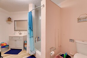 6 Mi to Siesta Beach: Outdoor Oasis w/ Hot Tub