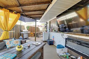 6 Mi to Siesta Beach: Outdoor Oasis w/ Hot Tub