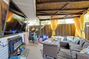 6 Mi to Siesta Beach: Outdoor Oasis w/ Hot Tub