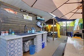 6 Mi to Siesta Beach: Outdoor Oasis w/ Hot Tub