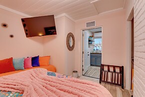 6 Mi to Siesta Beach: Outdoor Oasis w/ Hot Tub