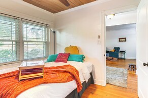 Walk to Parks & Golf: Artsy Bungalow in Lakeland!