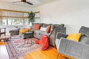 Walk to Parks & Golf: Artsy Bungalow in Lakeland!