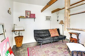 Walk to Parks & Golf: Artsy Bungalow in Lakeland!