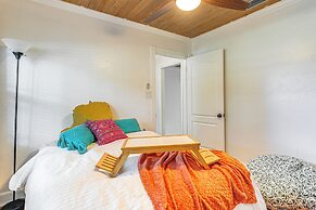 Walk to Parks & Golf: Artsy Bungalow in Lakeland!