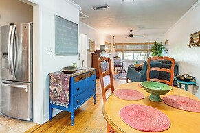 Walk to Parks & Golf: Artsy Bungalow in Lakeland!