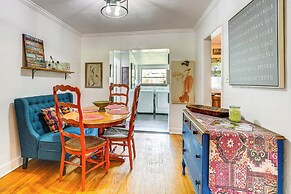 Walk to Parks & Golf: Artsy Bungalow in Lakeland!