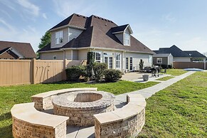 Island Vibes: Home w/ Fire Pit in Murfreesboro!