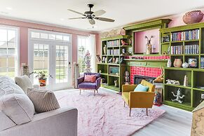 Island Vibes: Home w/ Fire Pit in Murfreesboro!