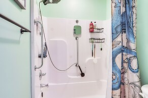 Island Vibes: Home w/ Fire Pit in Murfreesboro!