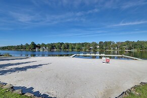 Lake & Beach Access: Bbq-ready Poconos Retreat!