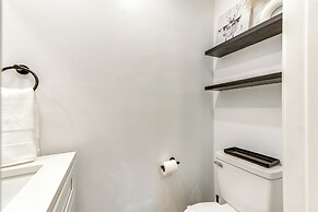 Lake & Beach Access: Bbq-ready Poconos Retreat!