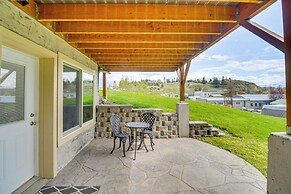 Mtn-view Eureka Apartment: Walk to Eateries!